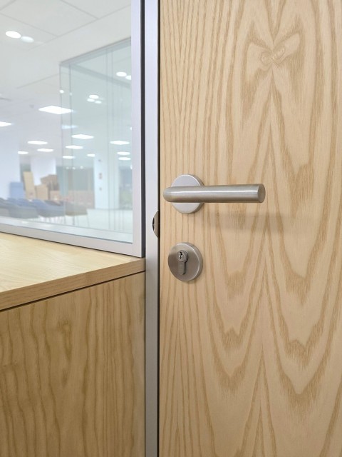 Mamparas de oficina - mamparas-de-oficina-46-puertas-vertebria